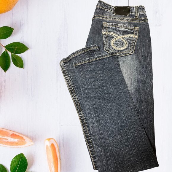 Red Rivet Embellished Pockets Slim Fit Jeans - Picture 3 of 6